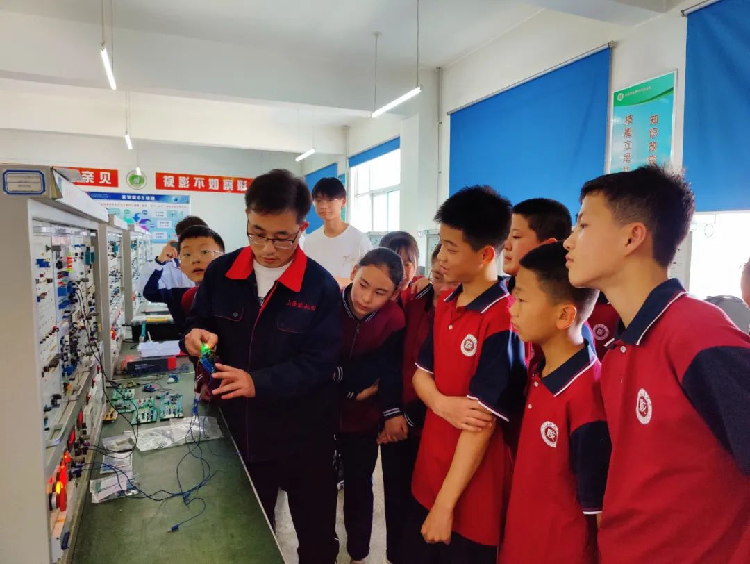 bwin网站：山西省农业机械化学校(图2)