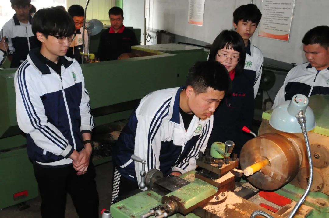 bwin网站：山西省农业机械化学校(图3)