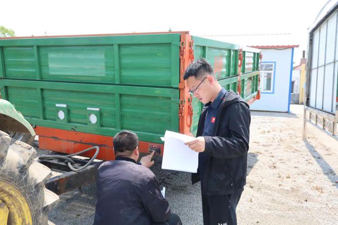 必赢国际：宝泉岭分公司农业发展部到绥滨农场有限公司进行农机具核验工作(图1)