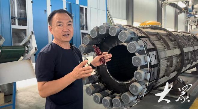 必赢：“不出国不知道咱们的机械化水平有多高”胶州农机国门外大展身手(图5)