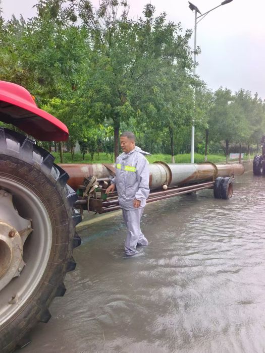 bwin网站：冲锋在前丨天津旺达农机服务专业合作社抢排农田积水纪实(图4)
