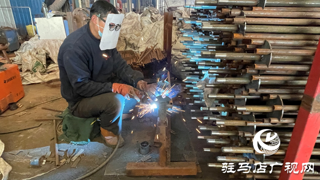 必赢国际：企业开足马力生产农机产销两旺(图2)