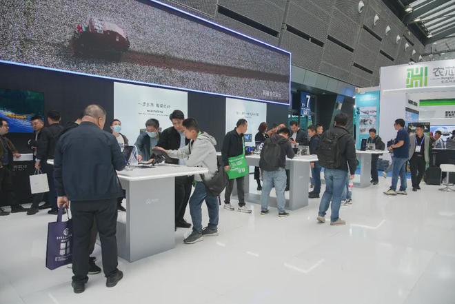 必赢国际：智能农机再成焦点！博创联动闪耀2024中国国际农业机械展览会(图4)