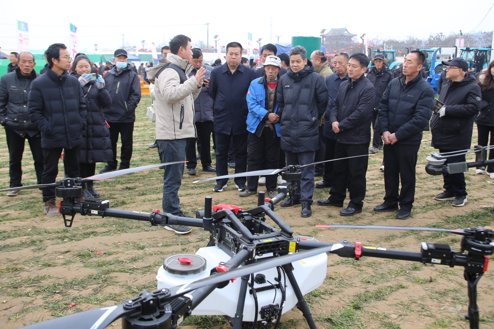 必赢国际：2024陕西农机手安全作业劳动竞赛颁奖暨新农机展销大会在武功举行(图5)