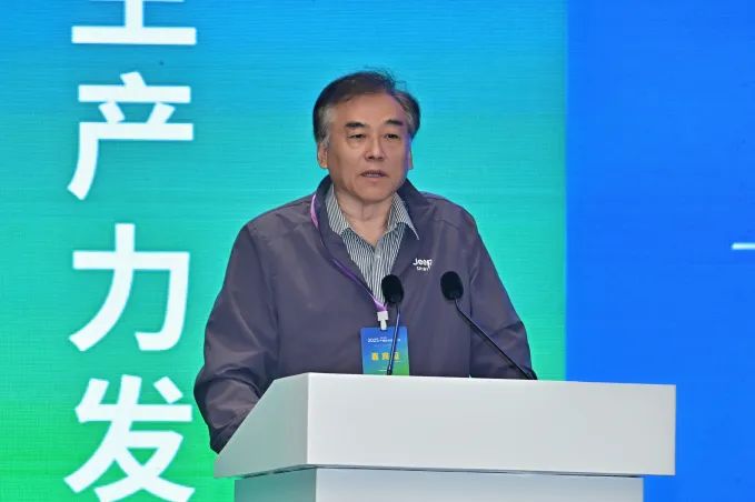 bwin网站：构建产教融合新格局赋能新质生产力发展——2025（第二届）产教融合发展大会在泸州开幕(图3)