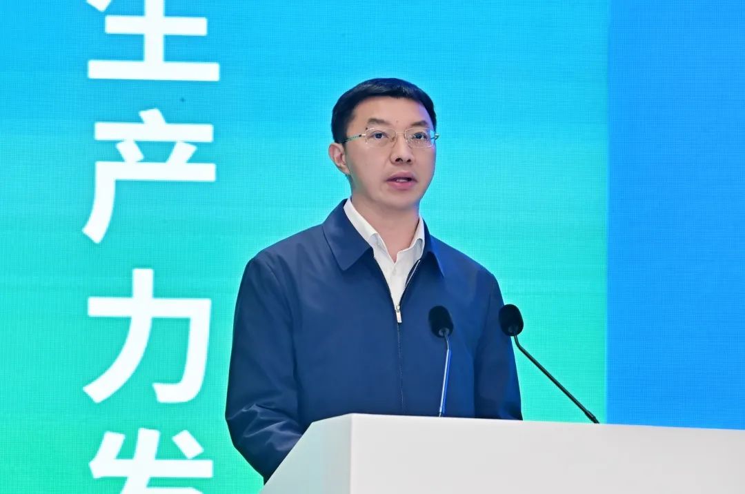 bwin网站：构建产教融合新格局赋能新质生产力发展——2025（第二届）产教融合发展大会在泸州开幕(图2)