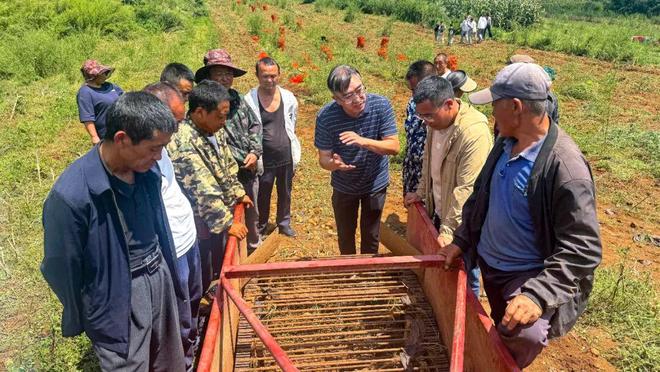 必赢：威宁：农机培训“接地气”田埂课堂提技能(图1)