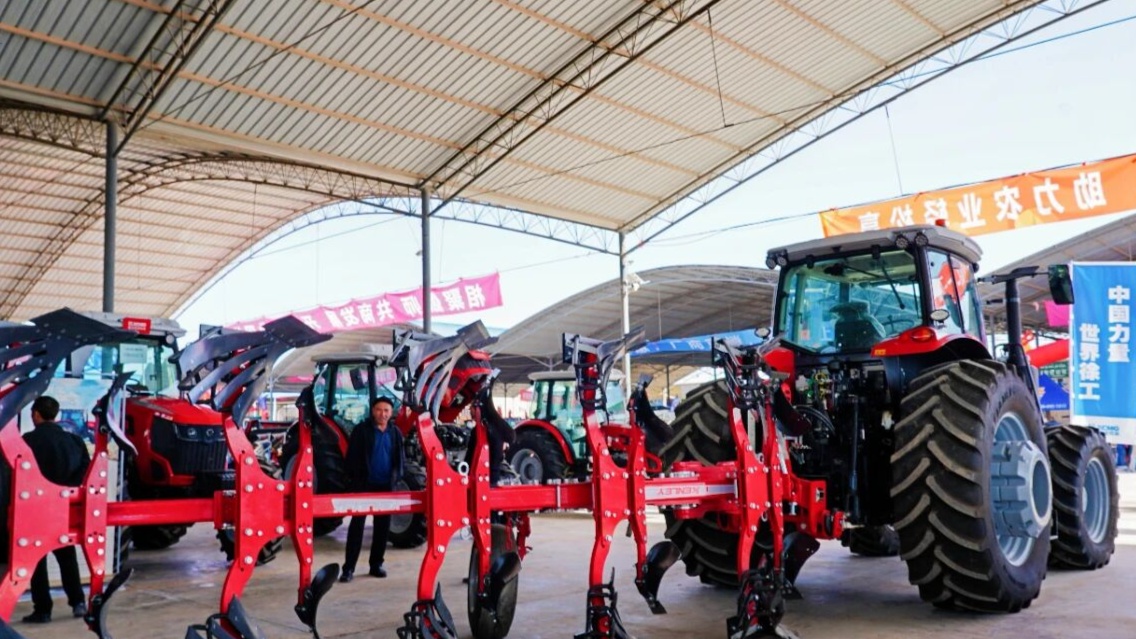 必赢国际：2025新疆（喀什）·中亚农机农资博览会在伽师启幕(图1)