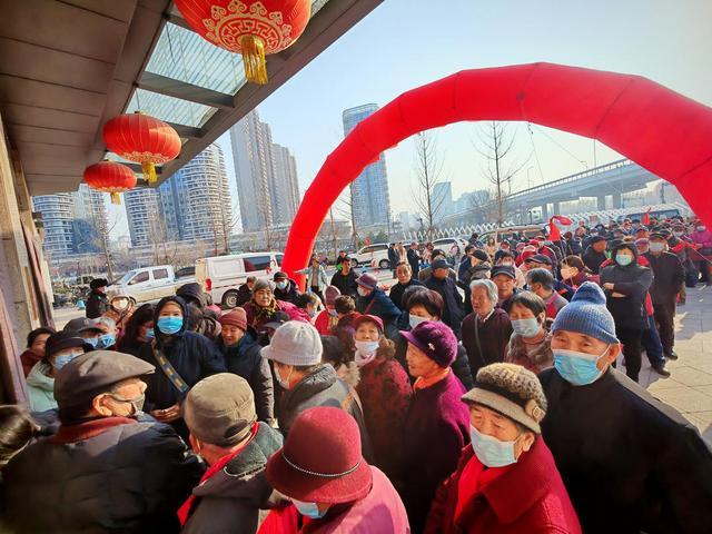 bwin网站：展示新品链接客商食博会渐成中小企业产品展示平台(图4)