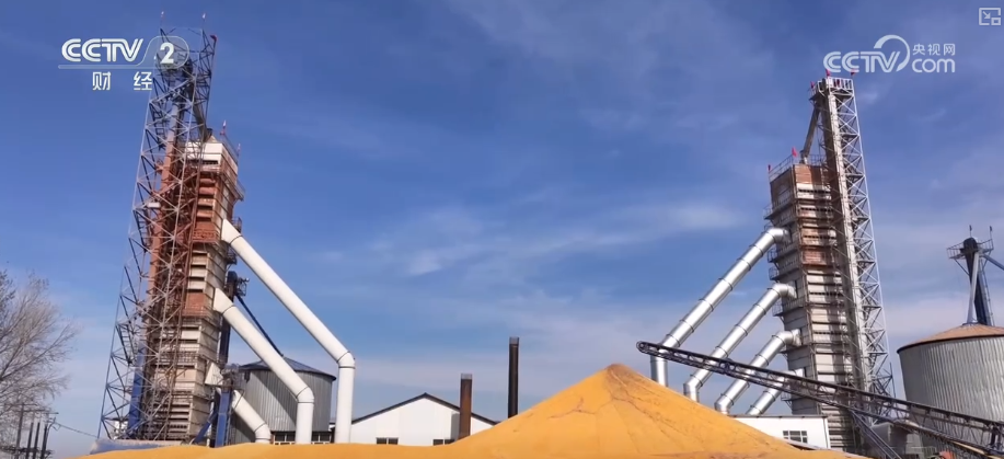 bwin网站：多举措协同全力推进秋收高科技农机与时间“赛跑”抢收抢种(图3)