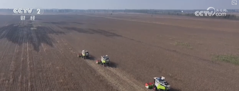 bwin网站：多举措协同全力推进秋收高科技农机与时间“赛跑”抢收抢种(图15)