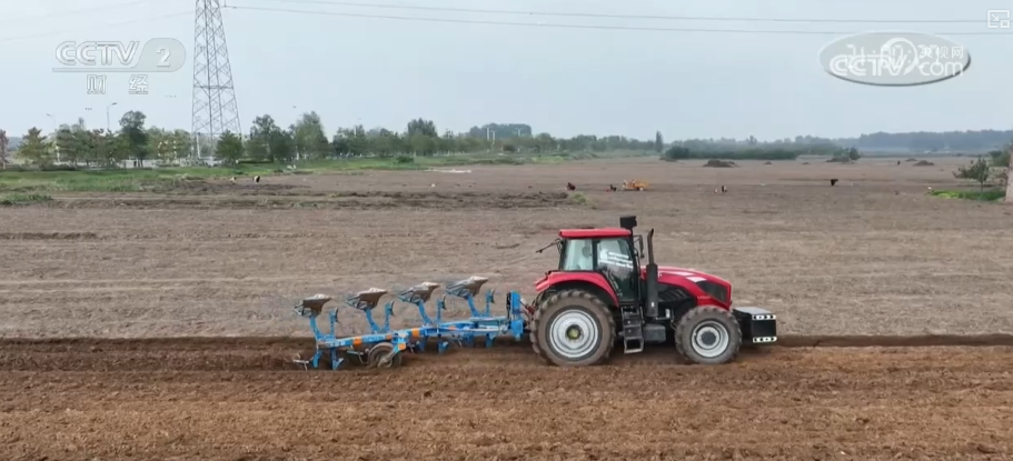 bwin网站：多举措协同全力推进秋收高科技农机与时间“赛跑”抢收抢种(图14)