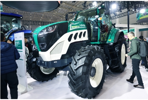 必赢：2025国际农机展丨潍柴雷沃新能源拖拉机闪耀全场(图5)