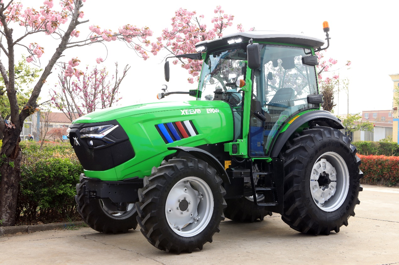 bwin网站：“农机特斯拉”亮相武汉农机展知申禾行引领中国创造(图1)