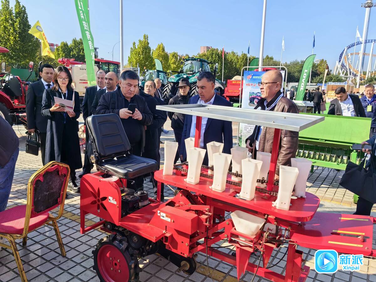 必赢：智慧农机绘就现代农耕新图景(图1)