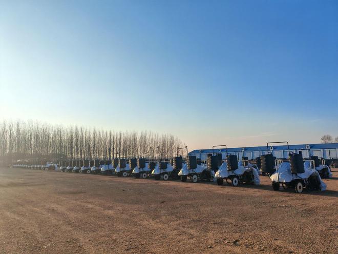 必赢：黑龙江友谊县：秋收落幕冬管忙农机“蓄力”备春耕(图1)