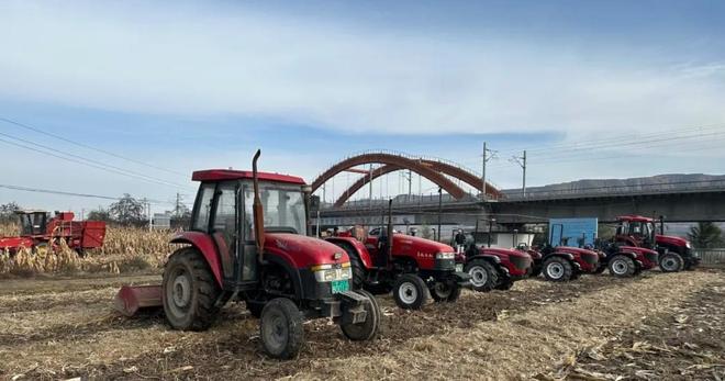 必赢：榆中县召开2025年省级农机一体化试点项目现场演示会(图2)