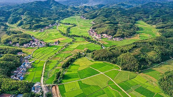 必赢国际：【好评中国】山区小县何以成为创新热土(图1)