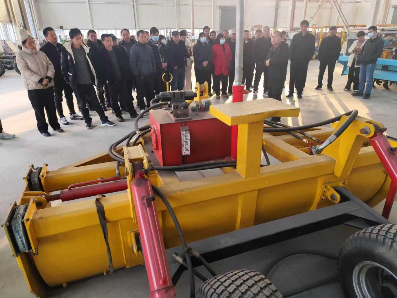 bwin网站：南郑农机手外训归来：田间“神器”上手练智慧农业开眼界(图5)