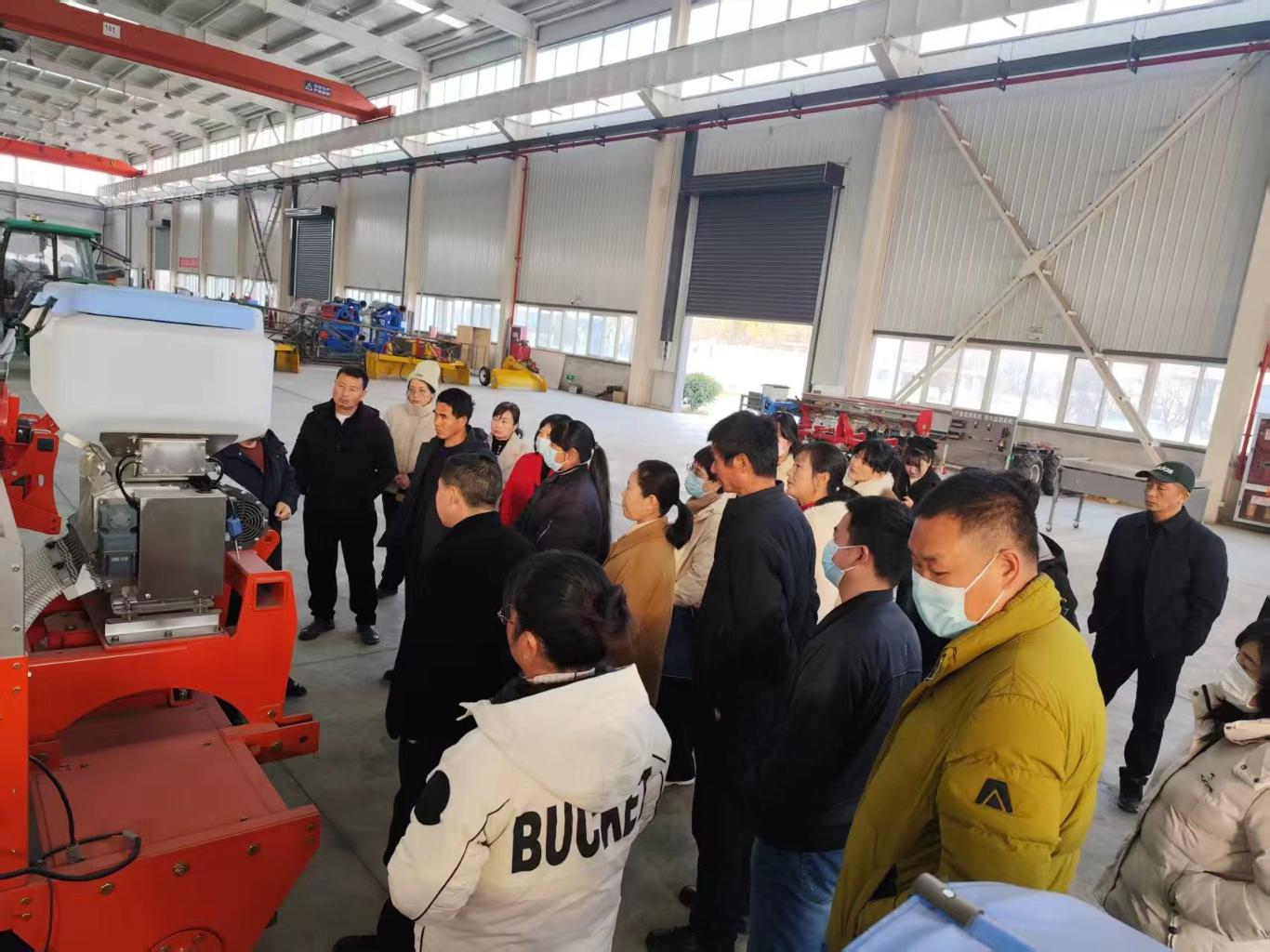 bwin网站：南郑农机手外训归来：田间“神器”上手练智慧农业开眼界(图8)