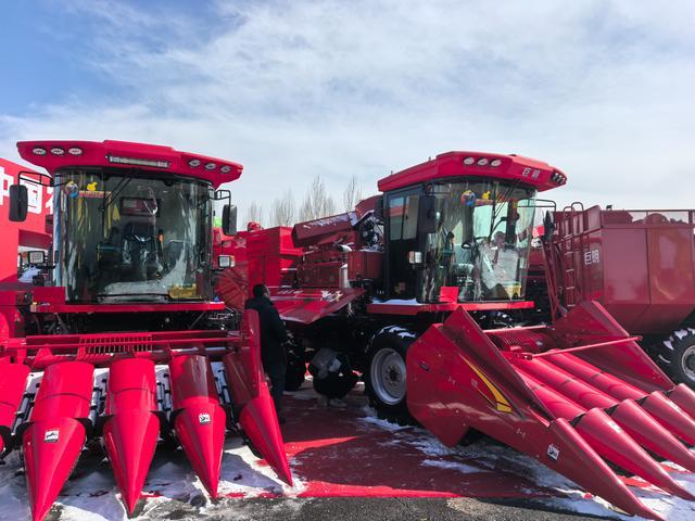 bwin网站：春耕神器齐登场！第十九届吉林现代农业机械装备展览会开幕(图2)