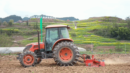 必赢国际：联播观察丨丘陵山地上的“赛博”农机！(图4)